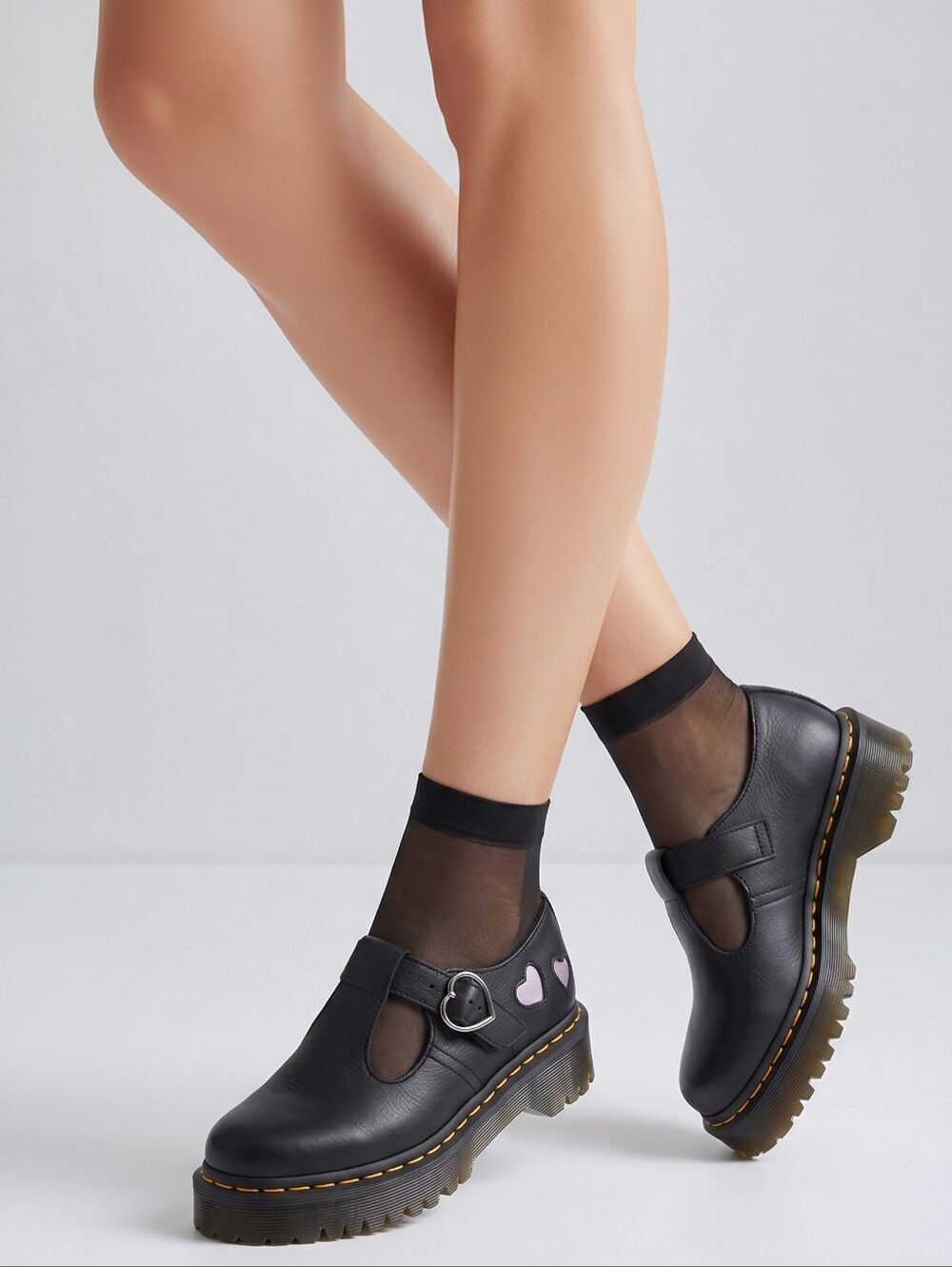 ☔️🩵NIB Dr. Martens Black w/Lavender Polley Heart Leather Mary Janes Size 8